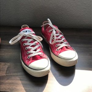 Converse Red